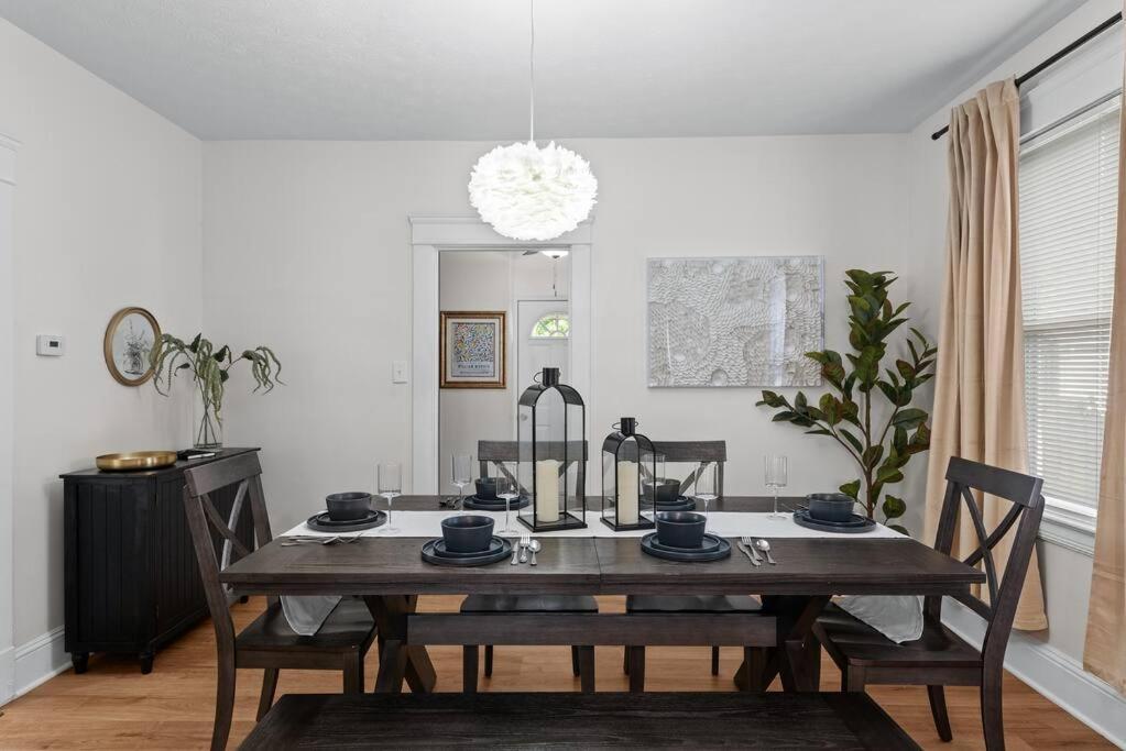 Charming Retreat In Cleveland Villa ภายนอก รูปภาพ