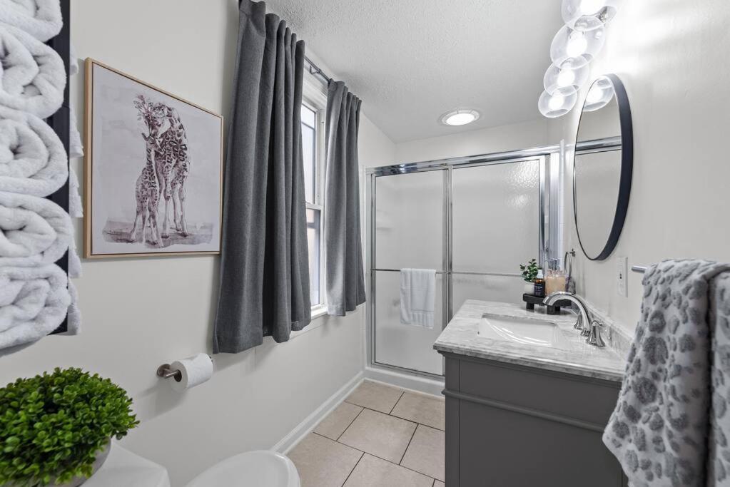 Charming Retreat In Cleveland Villa ภายนอก รูปภาพ