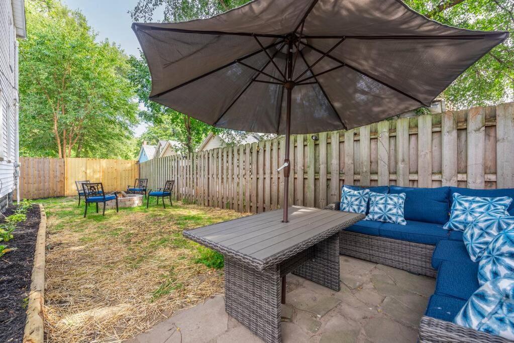 Charming Retreat In Cleveland Villa ภายนอก รูปภาพ