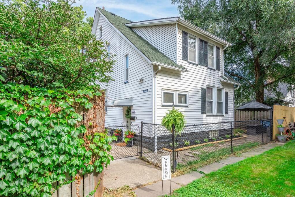 Charming Retreat In Cleveland Villa ภายนอก รูปภาพ
