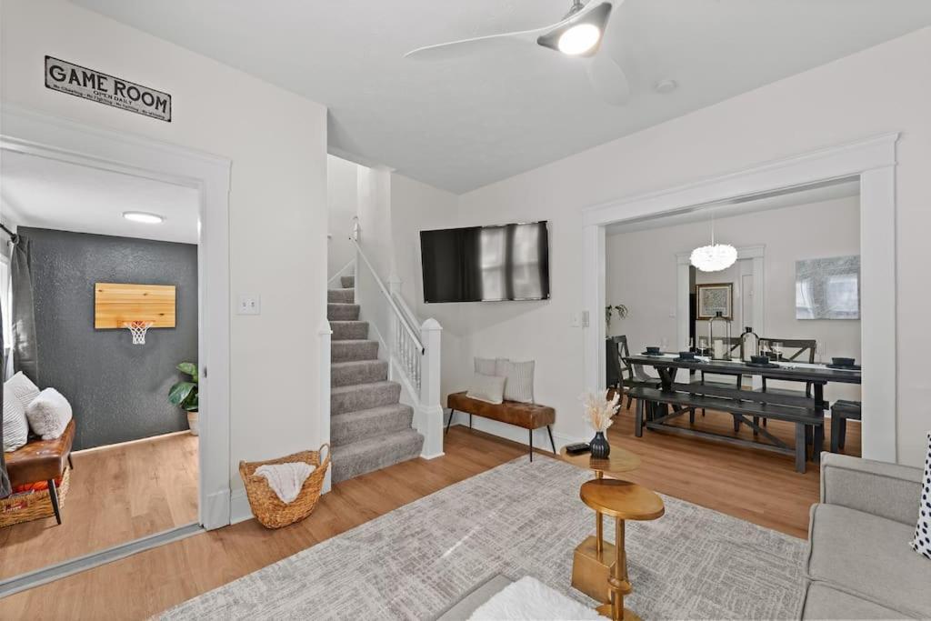 Charming Retreat In Cleveland Villa ภายนอก รูปภาพ